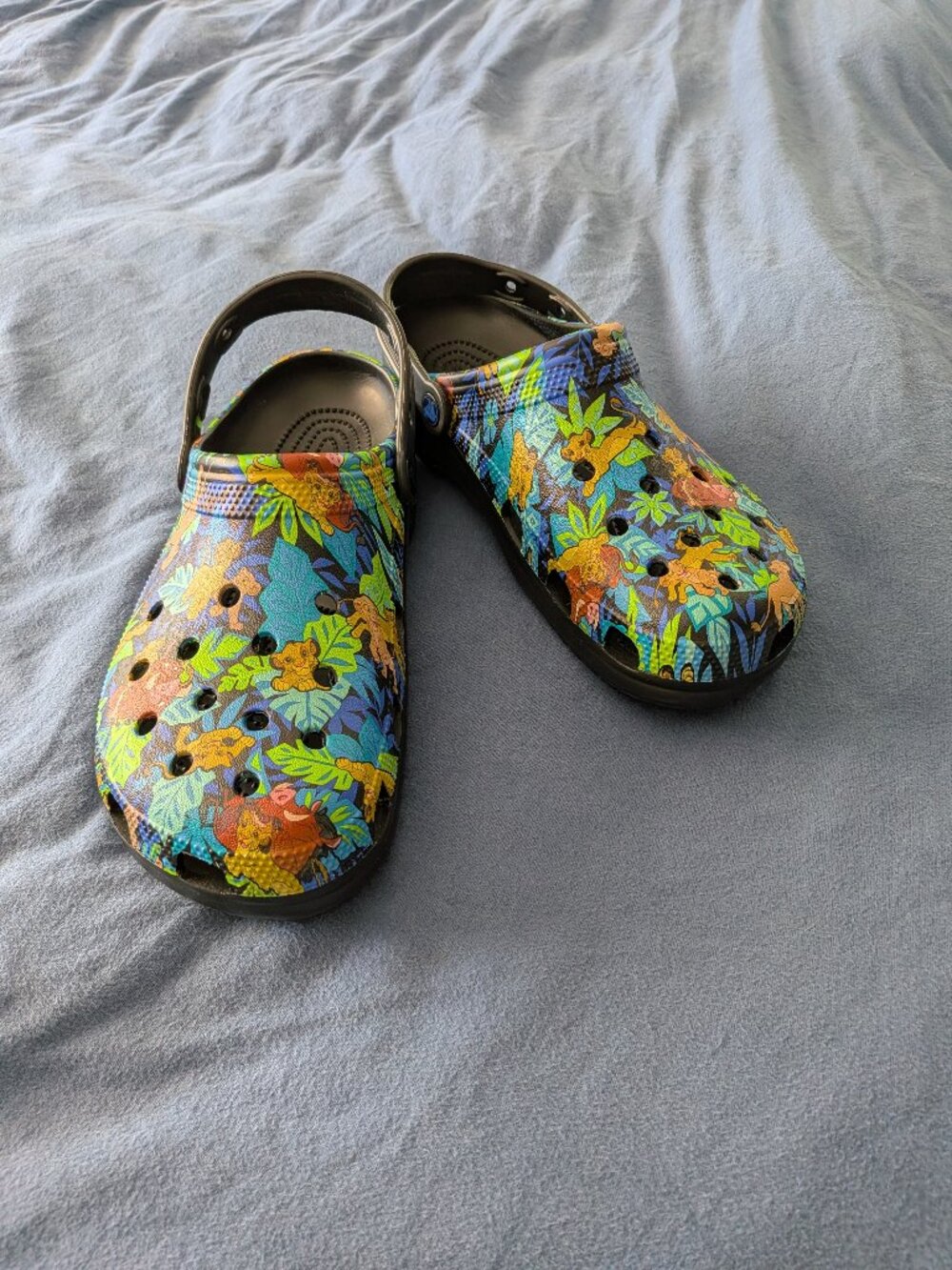 Disney Lion King Classic Crocs  Women Size 12; Men Size 20 NWT